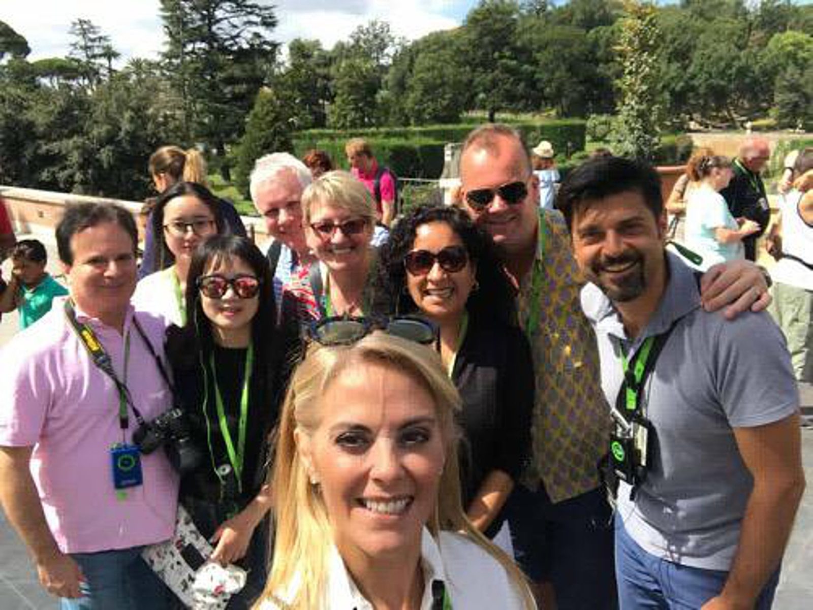 Read more about the article Private Tours vs Group Tours in Rome: Which is Right for You?